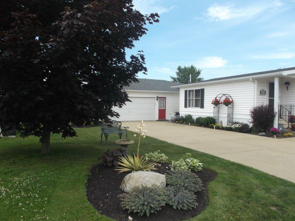 brook gardens 037 Colonial Village